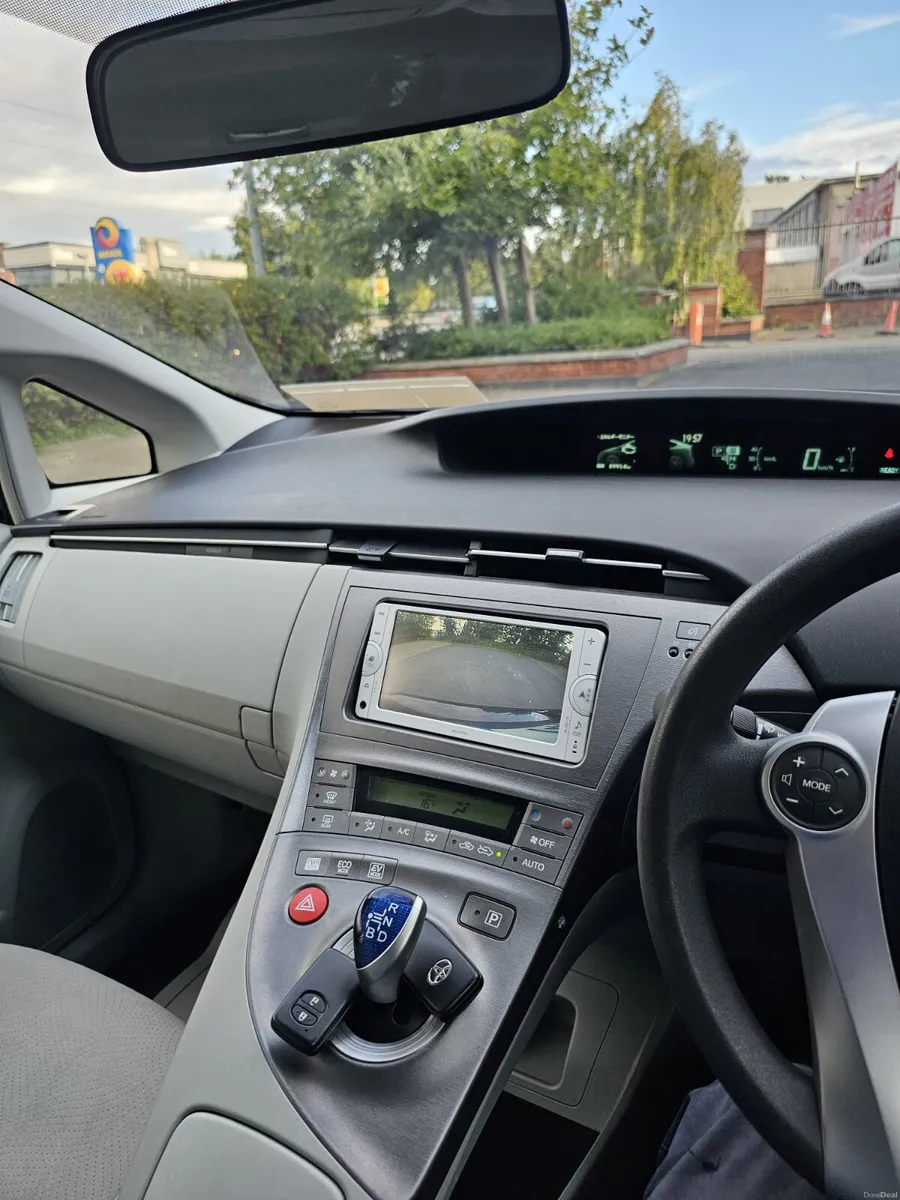Toyota Prius 2014 Hybrid Automatic - Image 3