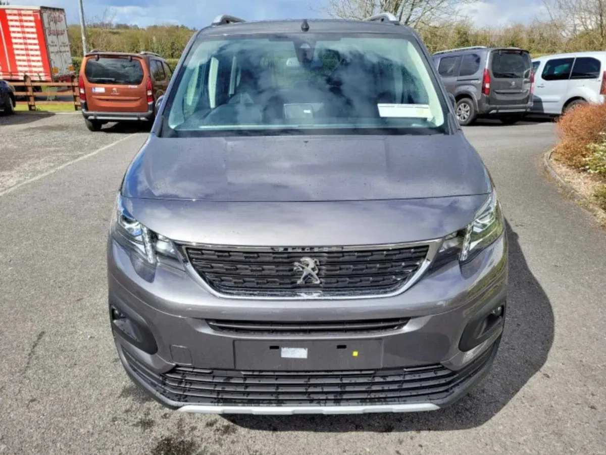 Wheelchair Car Auto DIESEL Peugeot Rifter - Image 4