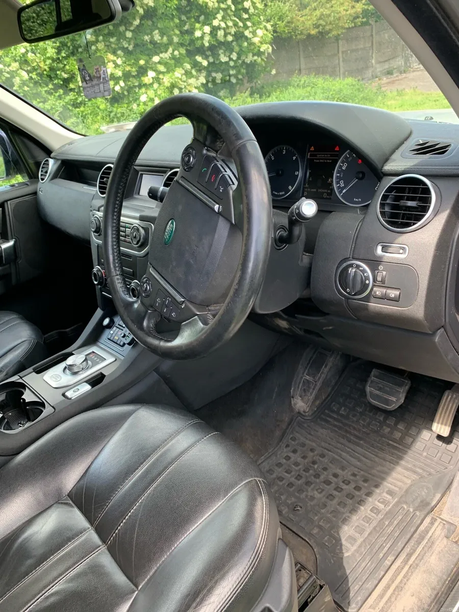 Land Rover Discovery 4 Crew Cab - Image 4