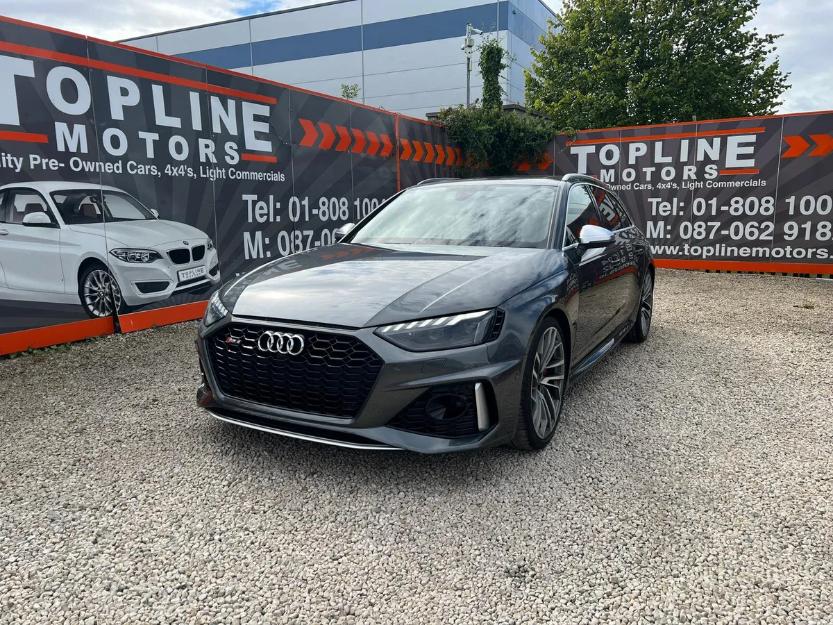 2021 AUDI RS4//ONLY 5K MILES//MINT CONDITION/ - Image 2