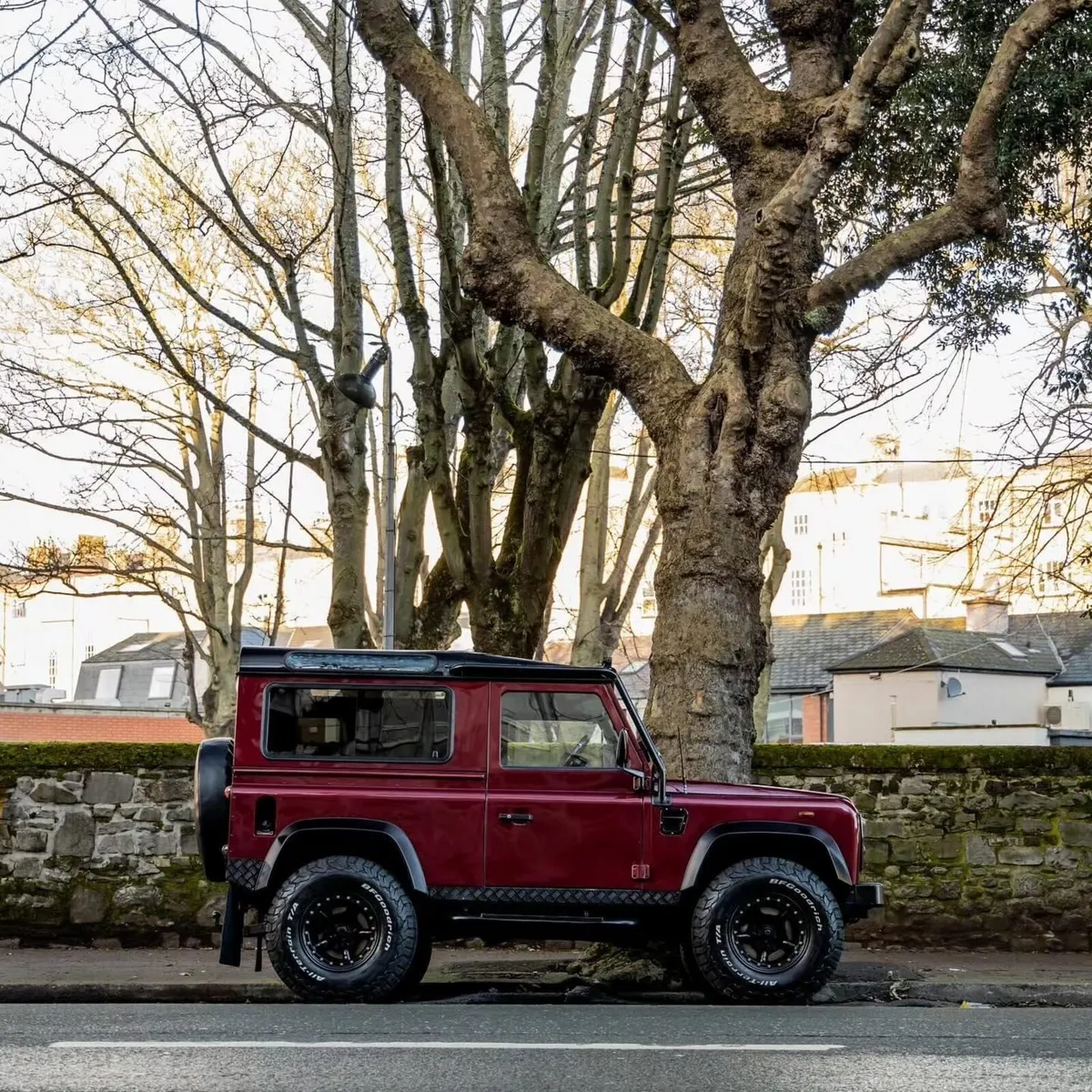 Land Rover Defender - Image 2