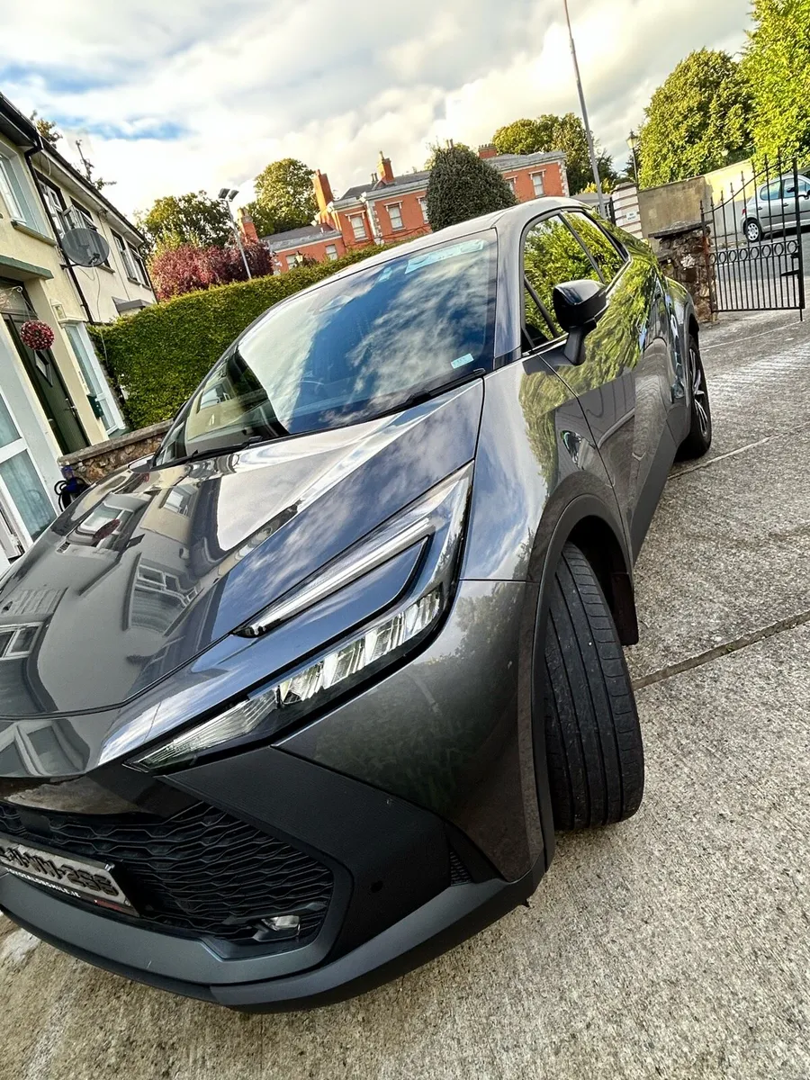 241 Toyota CHR Sport 1.8 Auto - Image 4