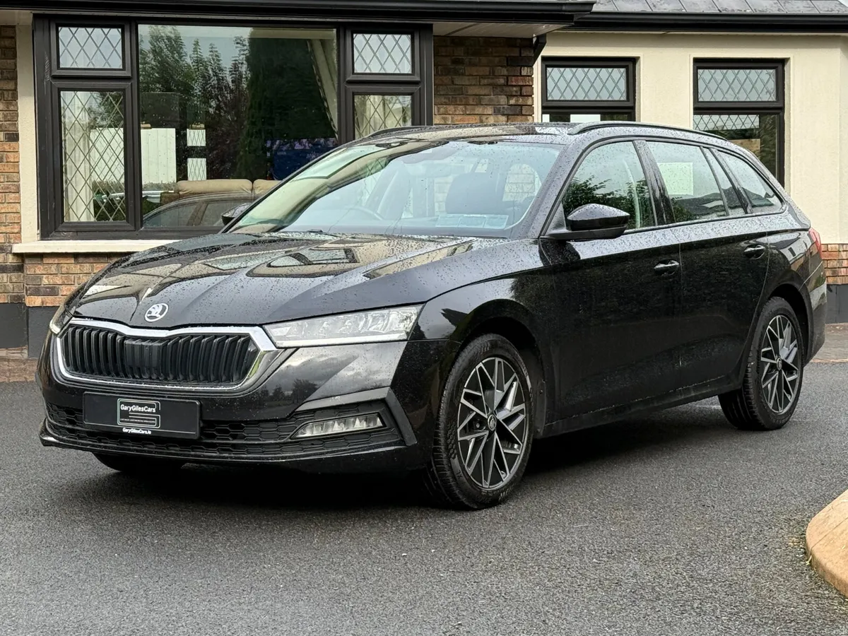 Now Reserved! Stunning 212 Skoda Octavia Estate! - Image 3