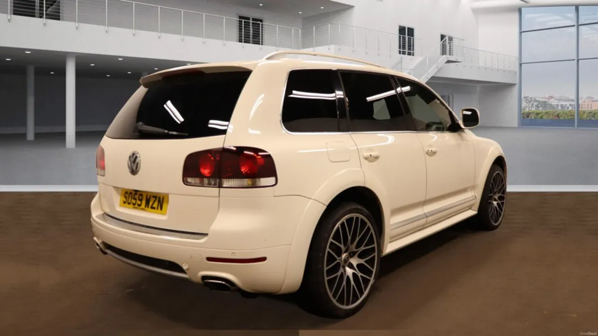 Volkswagen Touareg V10 5L Diesel - Image 4