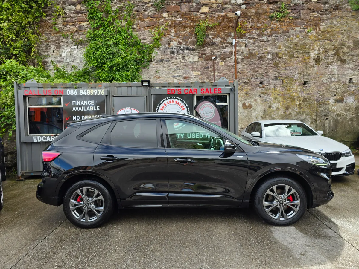 Ford Kuga ST-Line Plug In Hybrid 2022 - Image 3