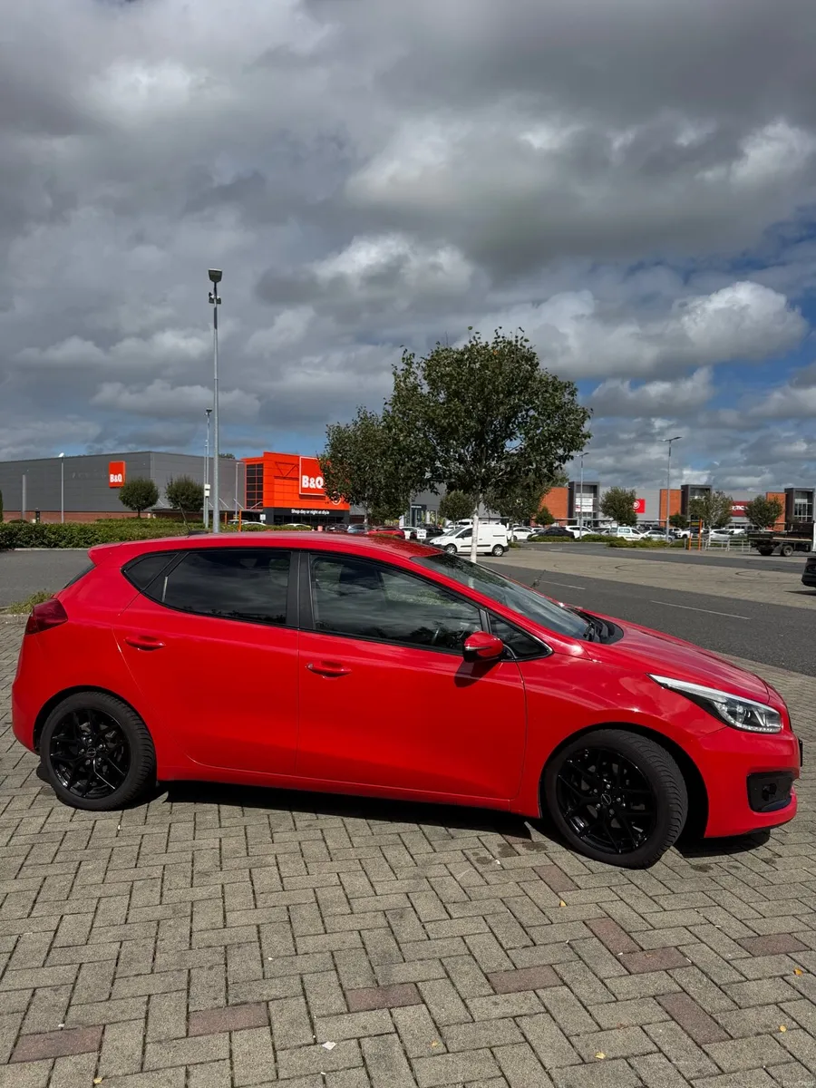 2016 Kia Cee’d 3 - 1.6 CRDI - Image 3