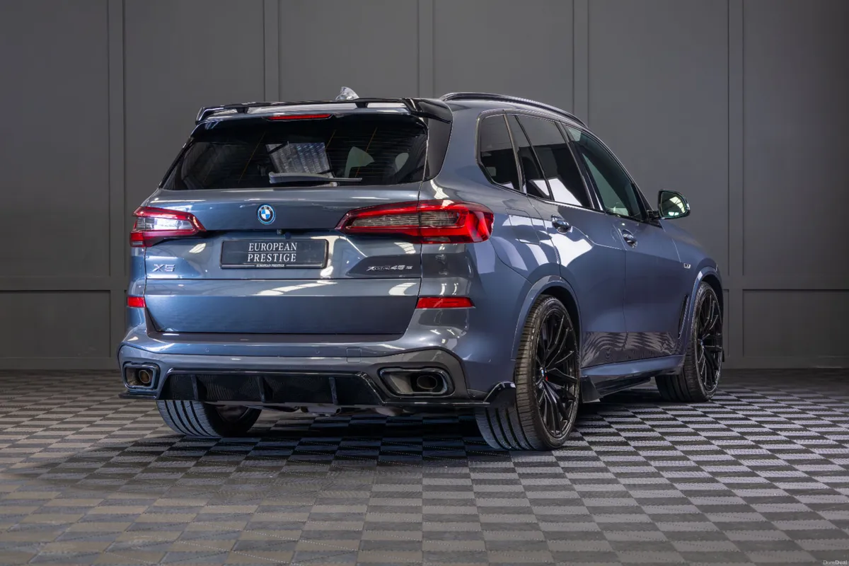 2022 BMW X5 X-Drive 45e M-Sport - Image 3