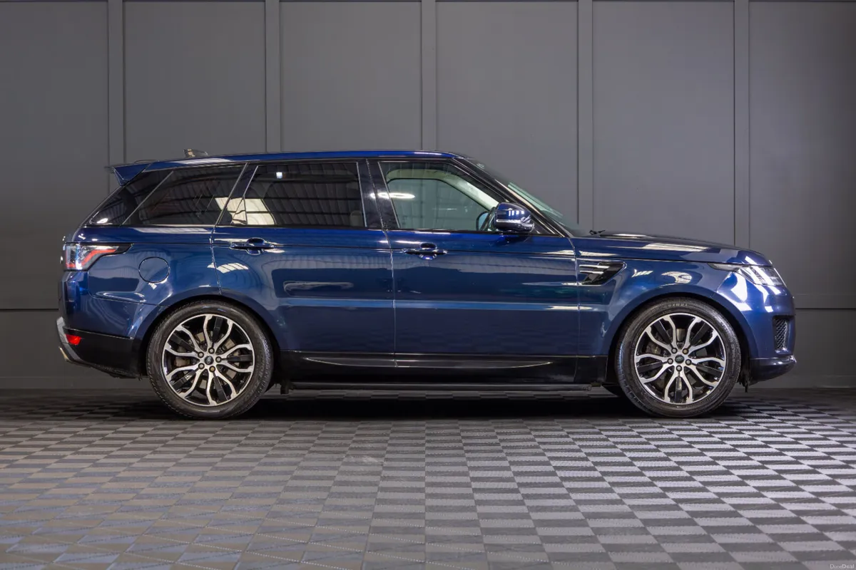 202 Range Rover Sport P400e HSE *Pan Roof - Image 2