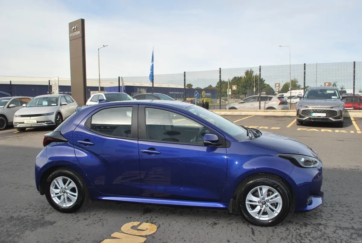 Toyota Yaris 2023 - Image 6