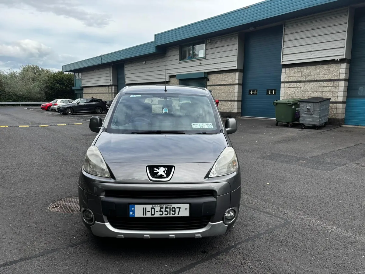 Peugeot Partner Tepee 2011 / 1.6 Diesel / Manual - Image 2