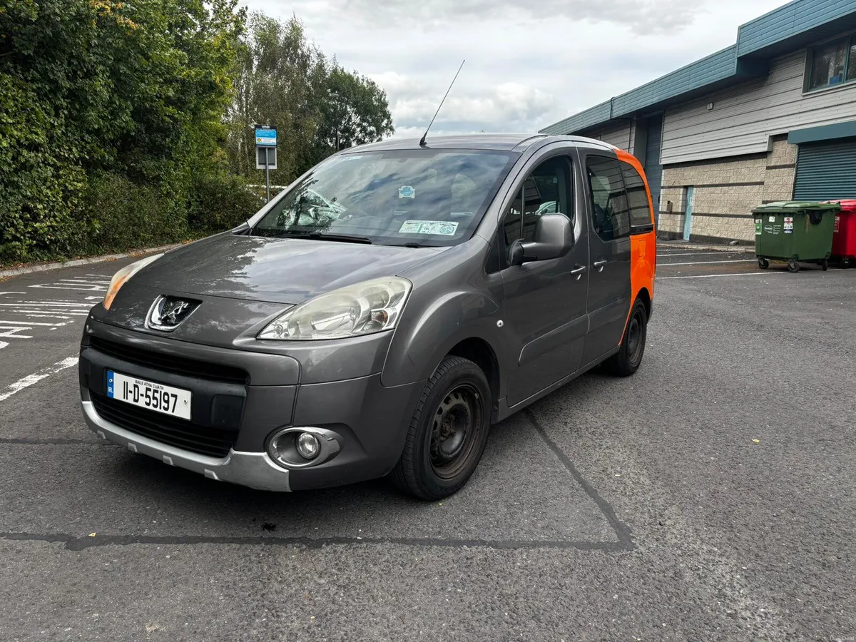 Peugeot Partner Tepee 2011 / 1.6 Diesel / Manual - Image 1