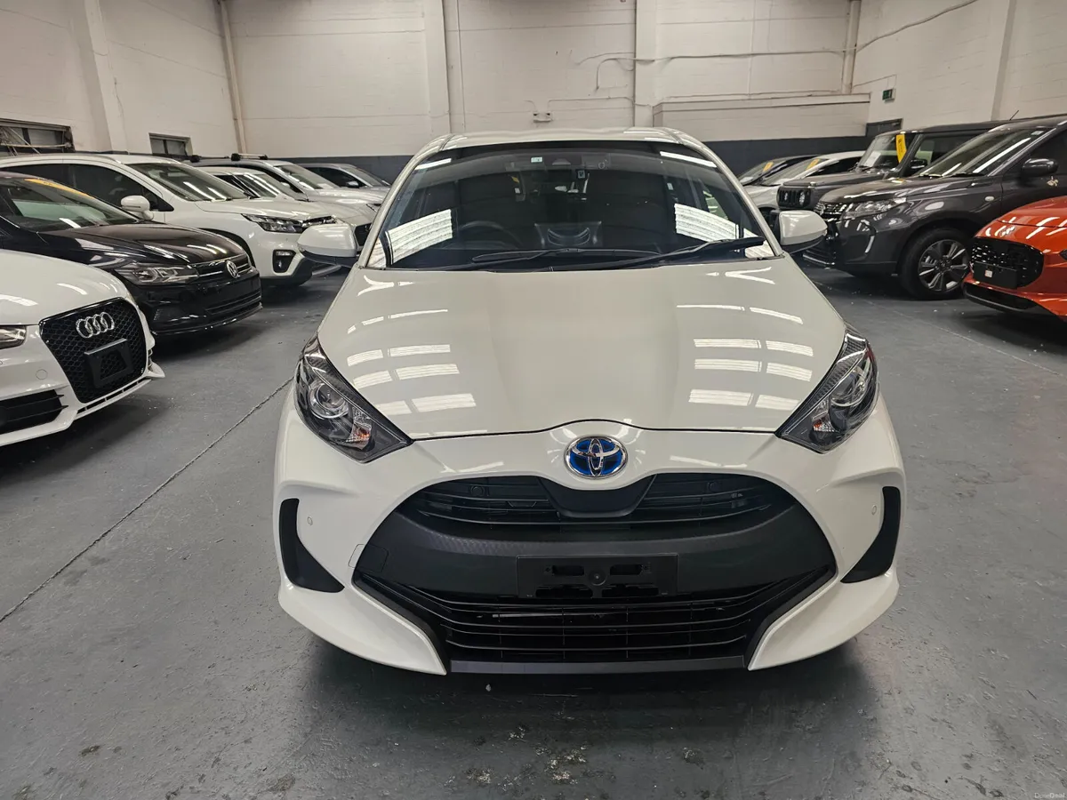 Toyota Yaris Hybrid 2020 - Image 2