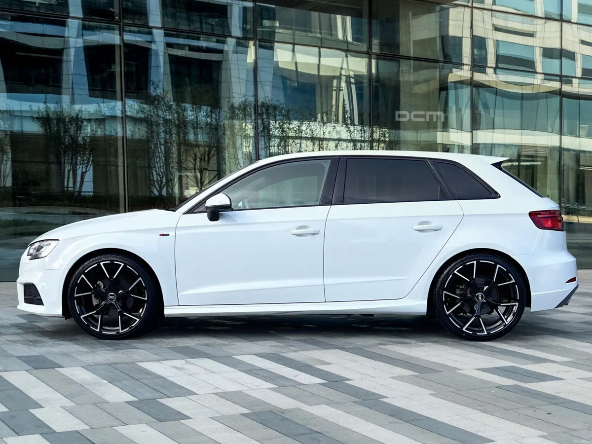 Audi A3 Sportback 30TFSI S-Line S-T - Image 4