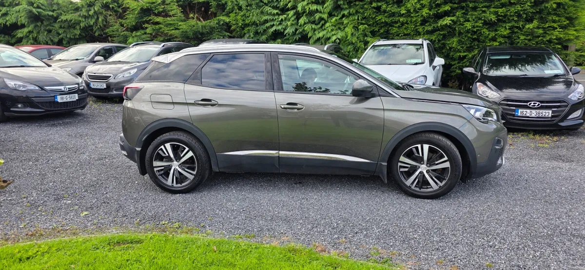 Peugeot 3008 1.2 T Allure Spec - Image 4