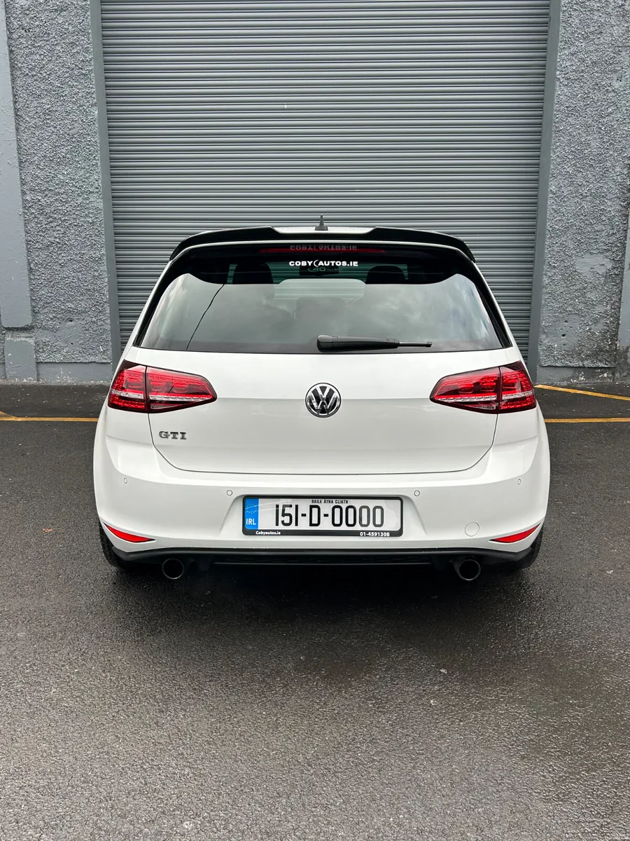 Volkswagen Golf GTI Pearl White - Image 4