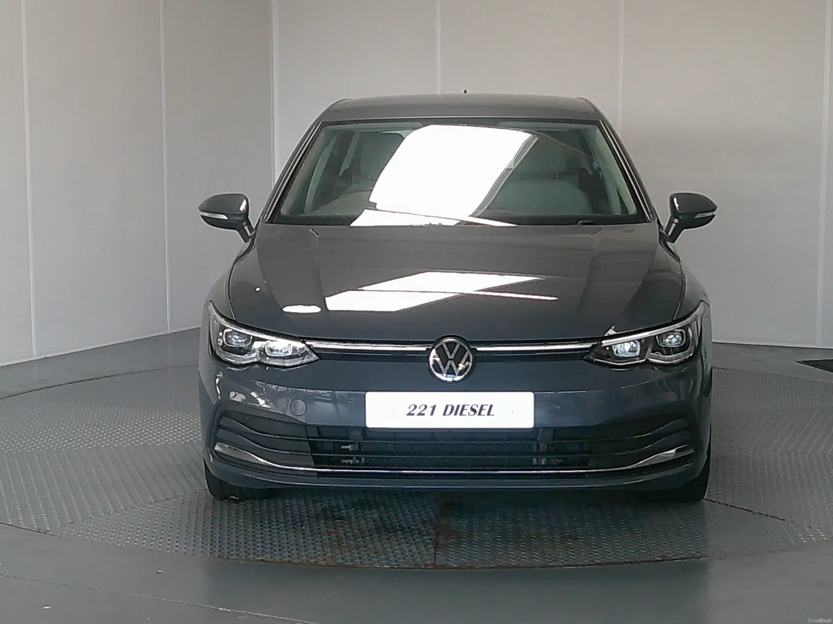 Volkswagen Golf 2022 - Image 2
