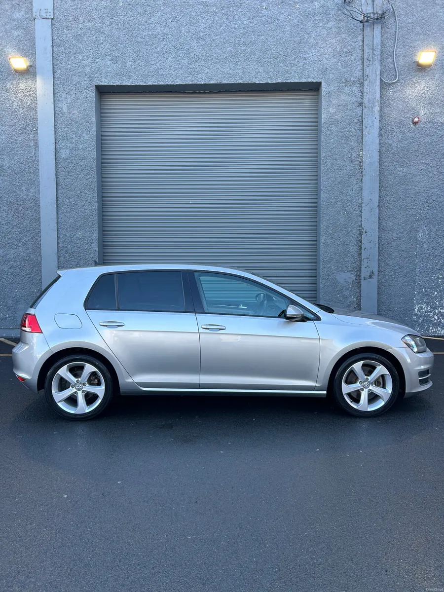 Volkswagen Golf HIGHLINE  DSG - Image 2