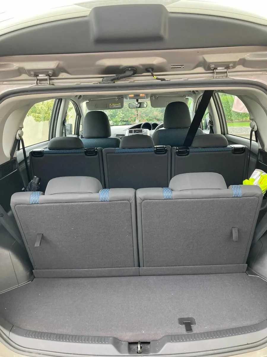 Toyota Corolla Verso - Image 2