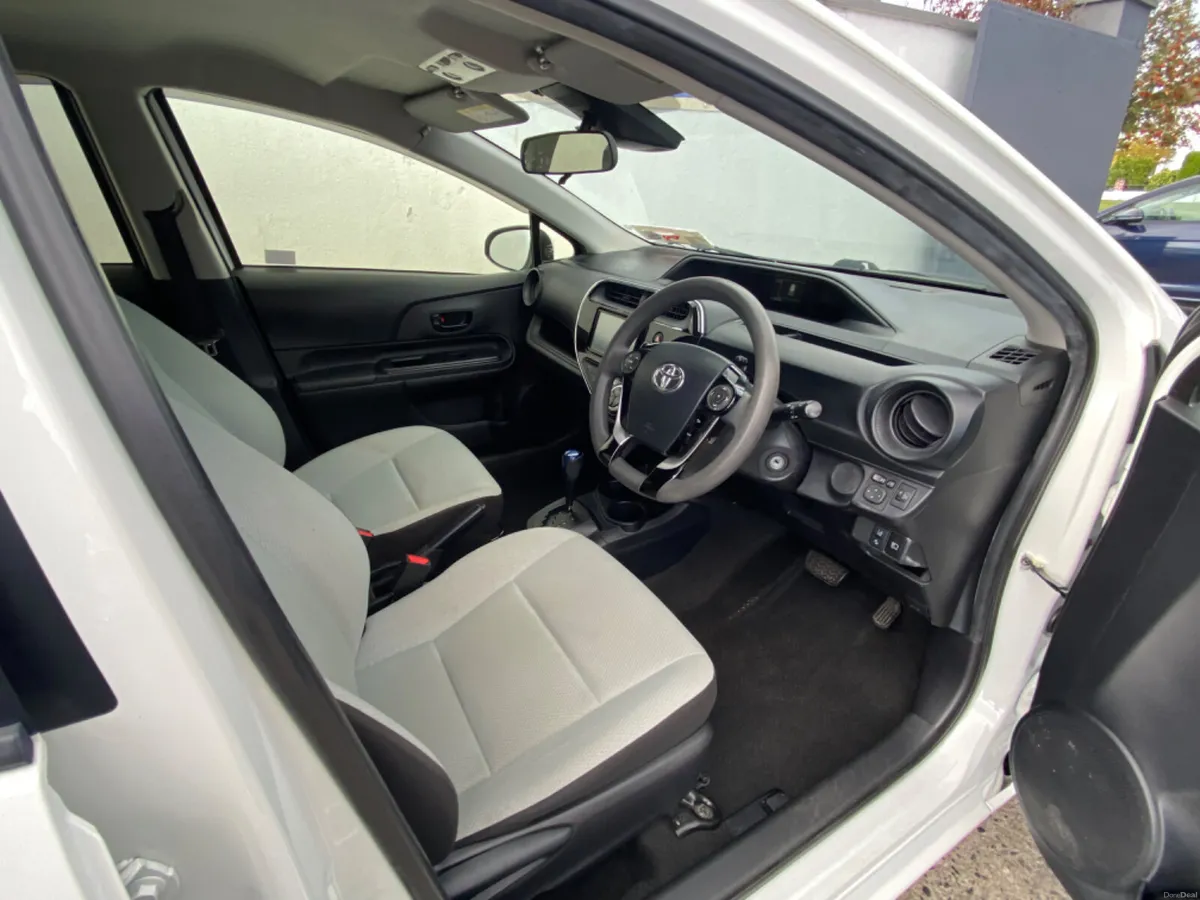 Toyota Aqua Factory  immobilised & digital alarm - Image 4