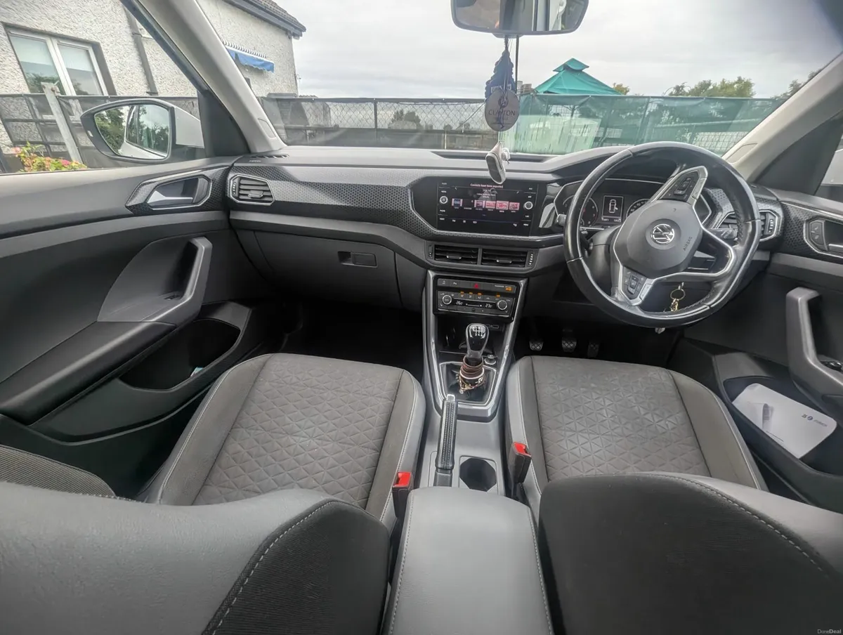 Volkswagen T-Cross 2019 - Image 3