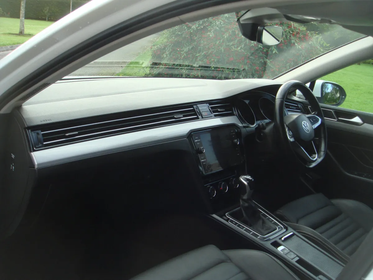 22 Passat Estate SEL 2.0TDI 150BHP EvoSCR €200Tax - Image 4