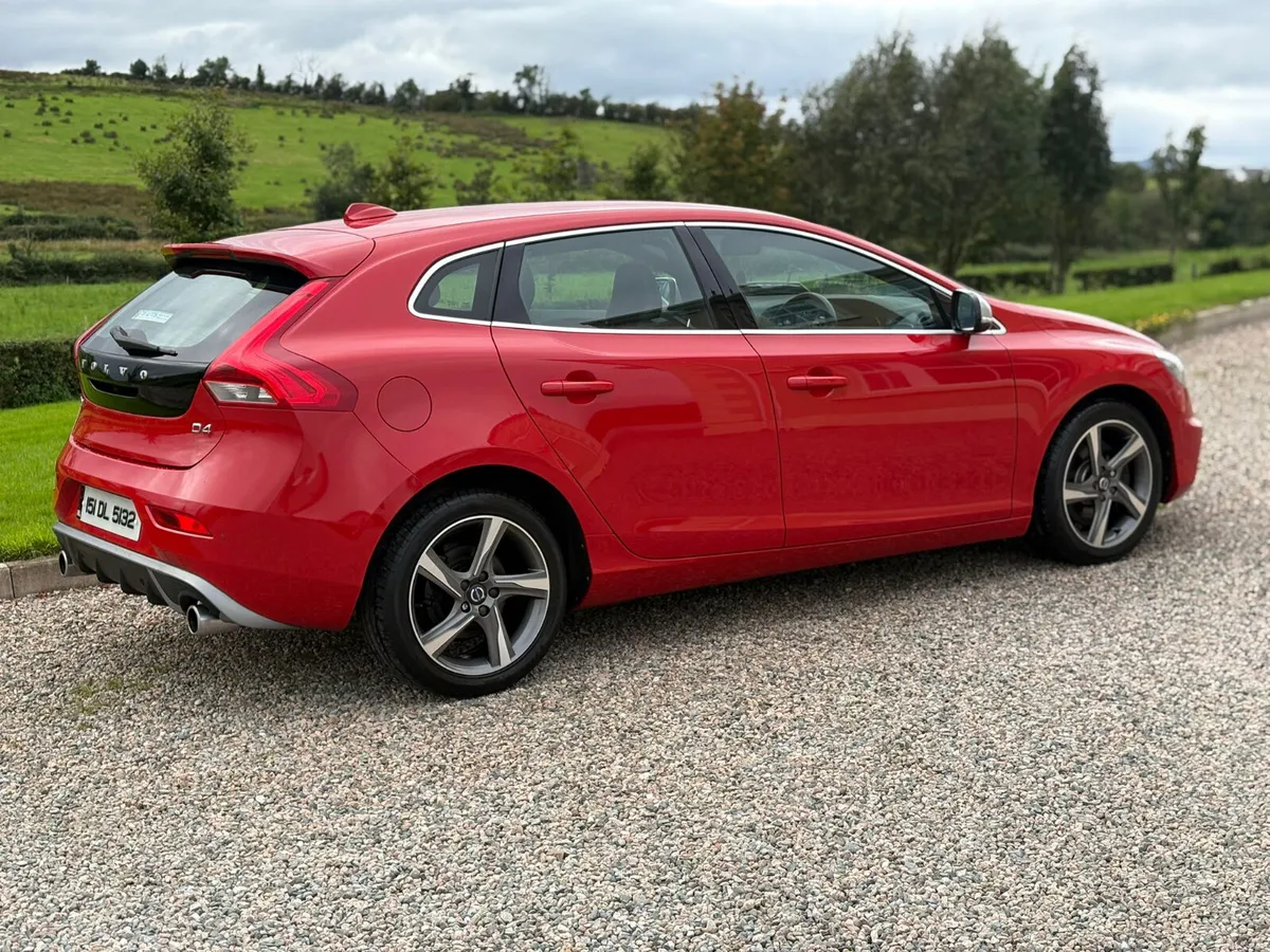 151 Volvo V40 2.0 D4 R Design - Image 4