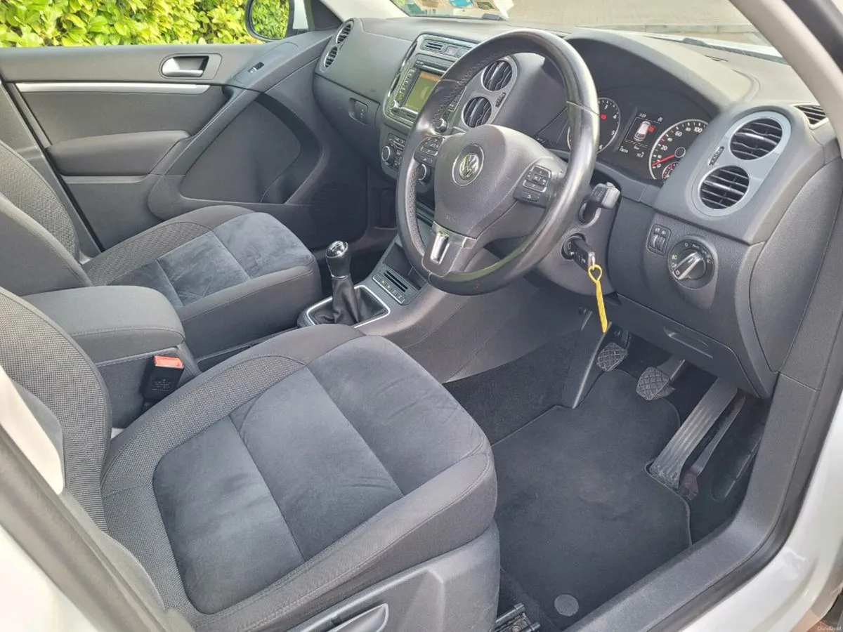 VW Tiguan 2ltr tdi Sportline (pan roof,1 owner) - Image 6