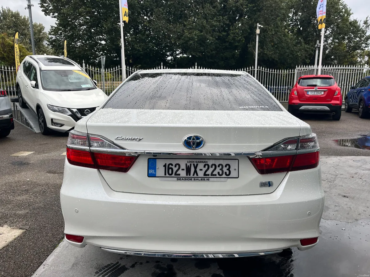 162 Toyota Camry Hybrid Stunning - Image 3