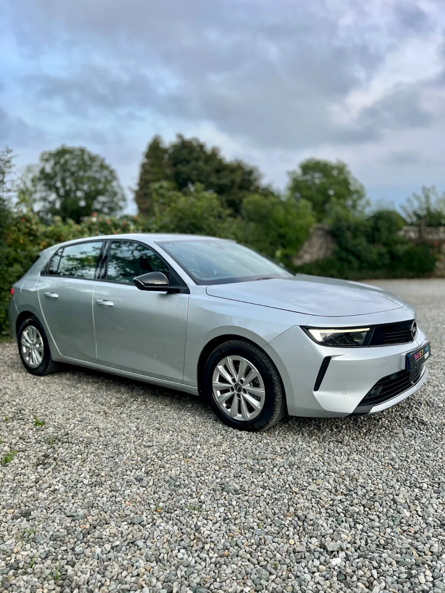 2024 Opel Astra SC 1.5 Turbo D 130PS 8 Speed Auto - Image 2