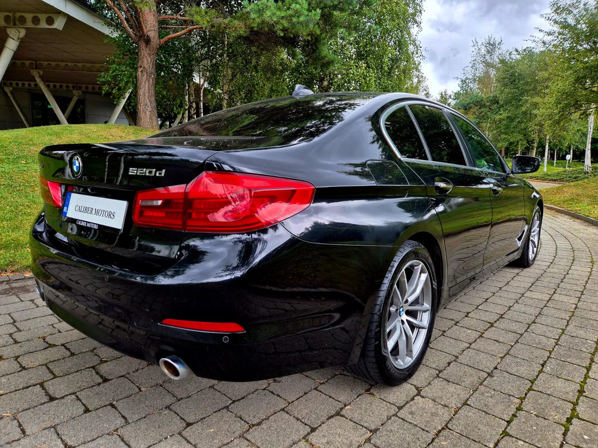 172 BMW G30 520D XDRIVE LUXURY AUTO - Image 4
