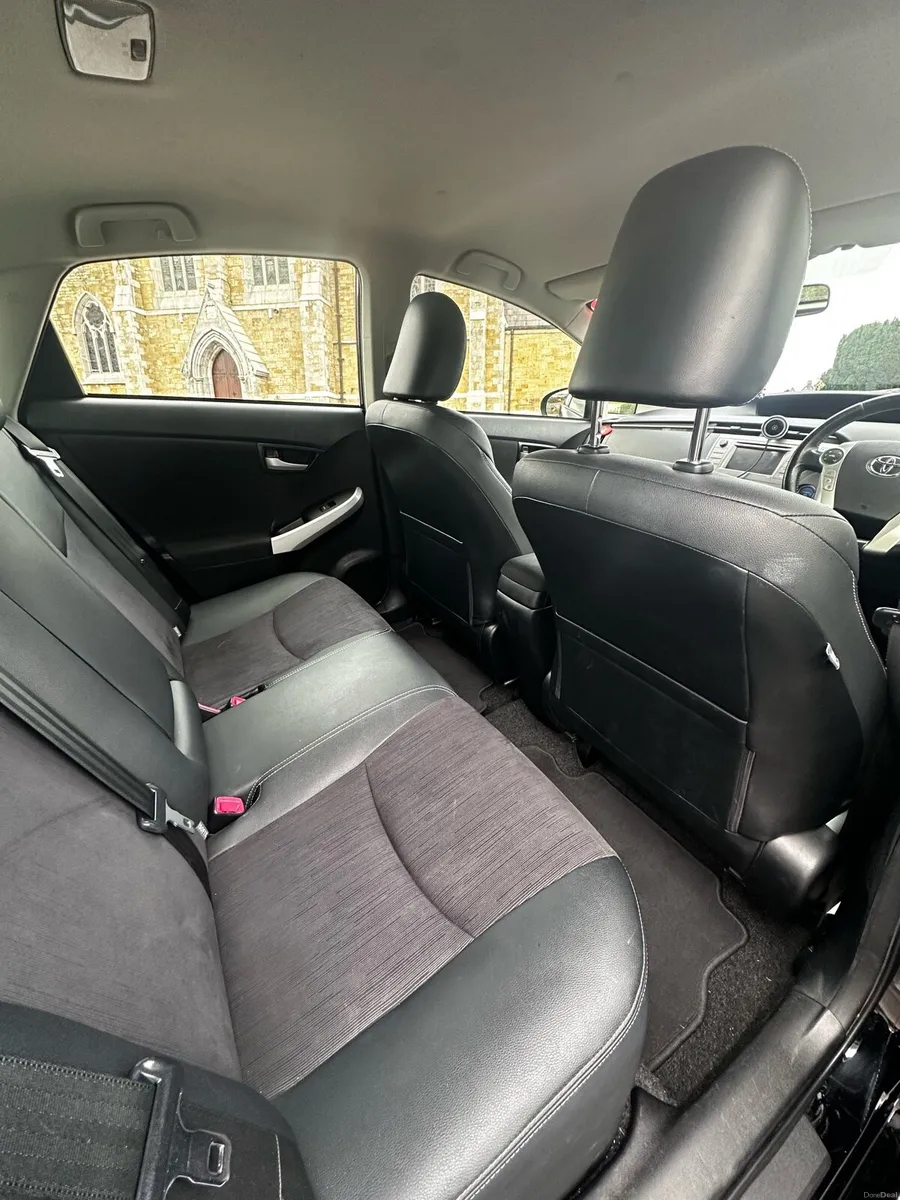 Toyota Prius 3 - Image 4