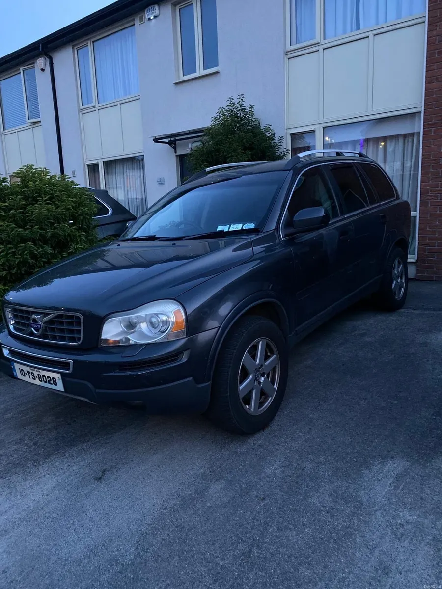 Volvo XC90 2010 - Image 2