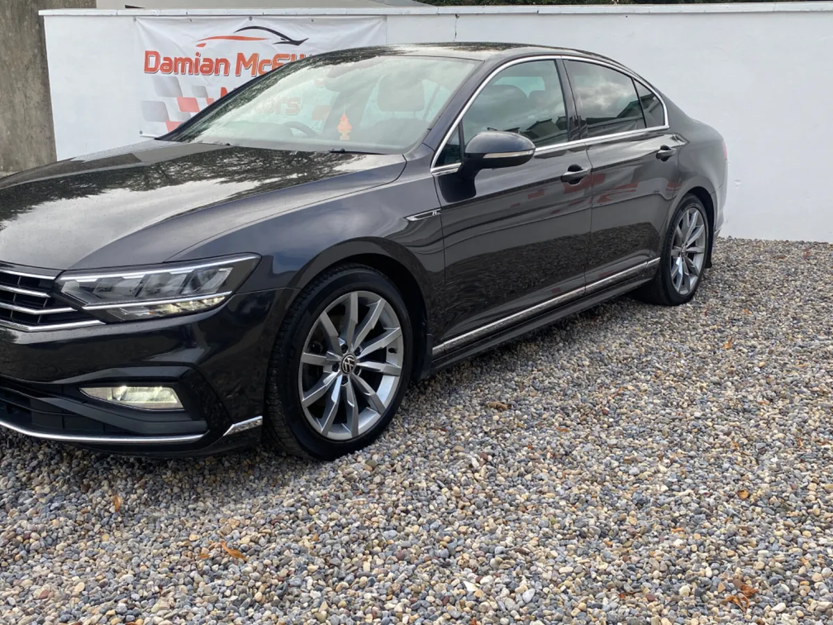 2020 Volkswagen Passat R-Line - Image 4