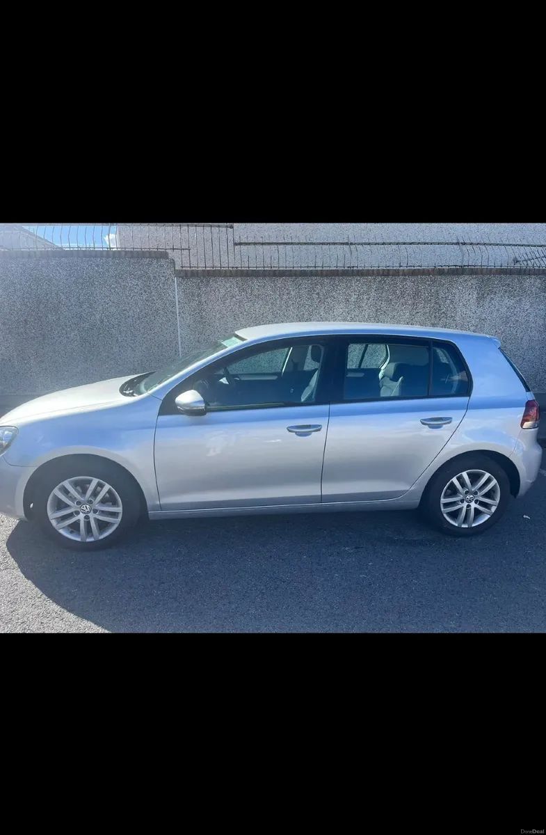 Volkswagen Golf 2010 - Image 2