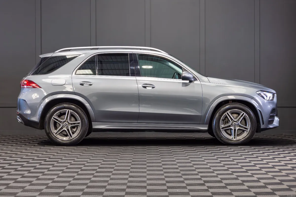2019 Mercedes-Benz GLE 300d 4Matic - Image 2