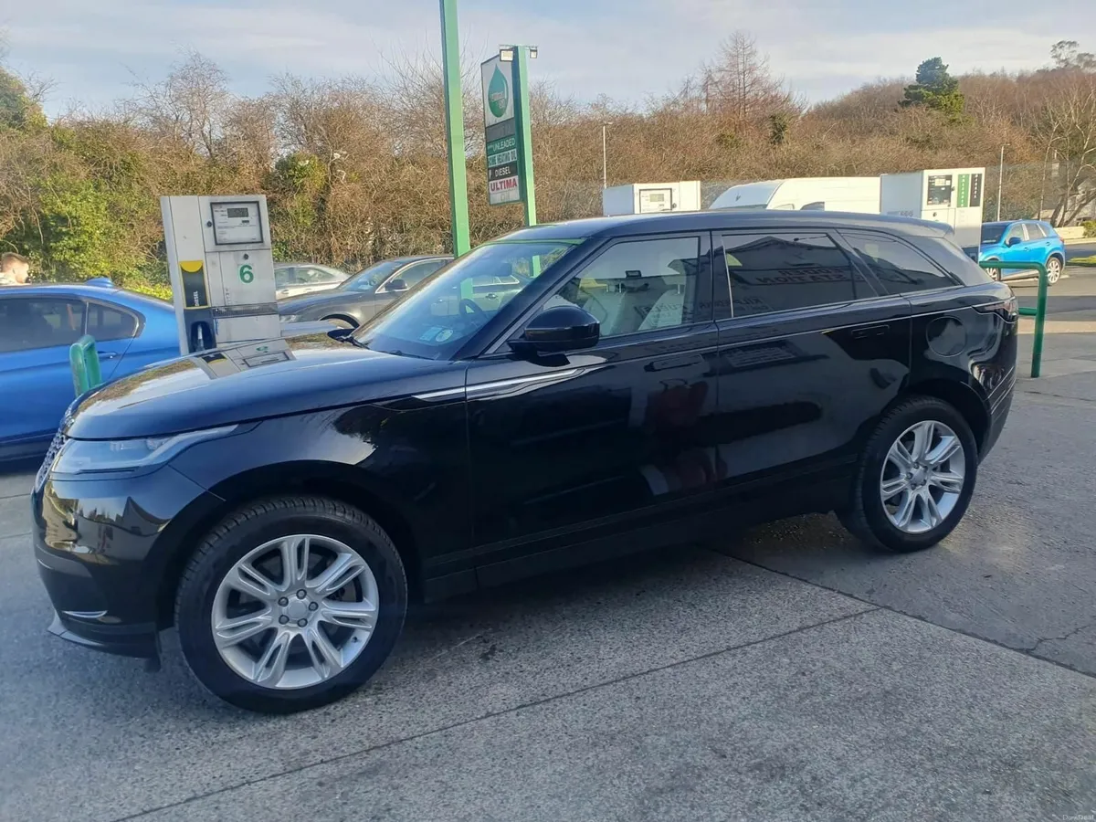 Land Rover Range Rover Velar 2023 - Image 1