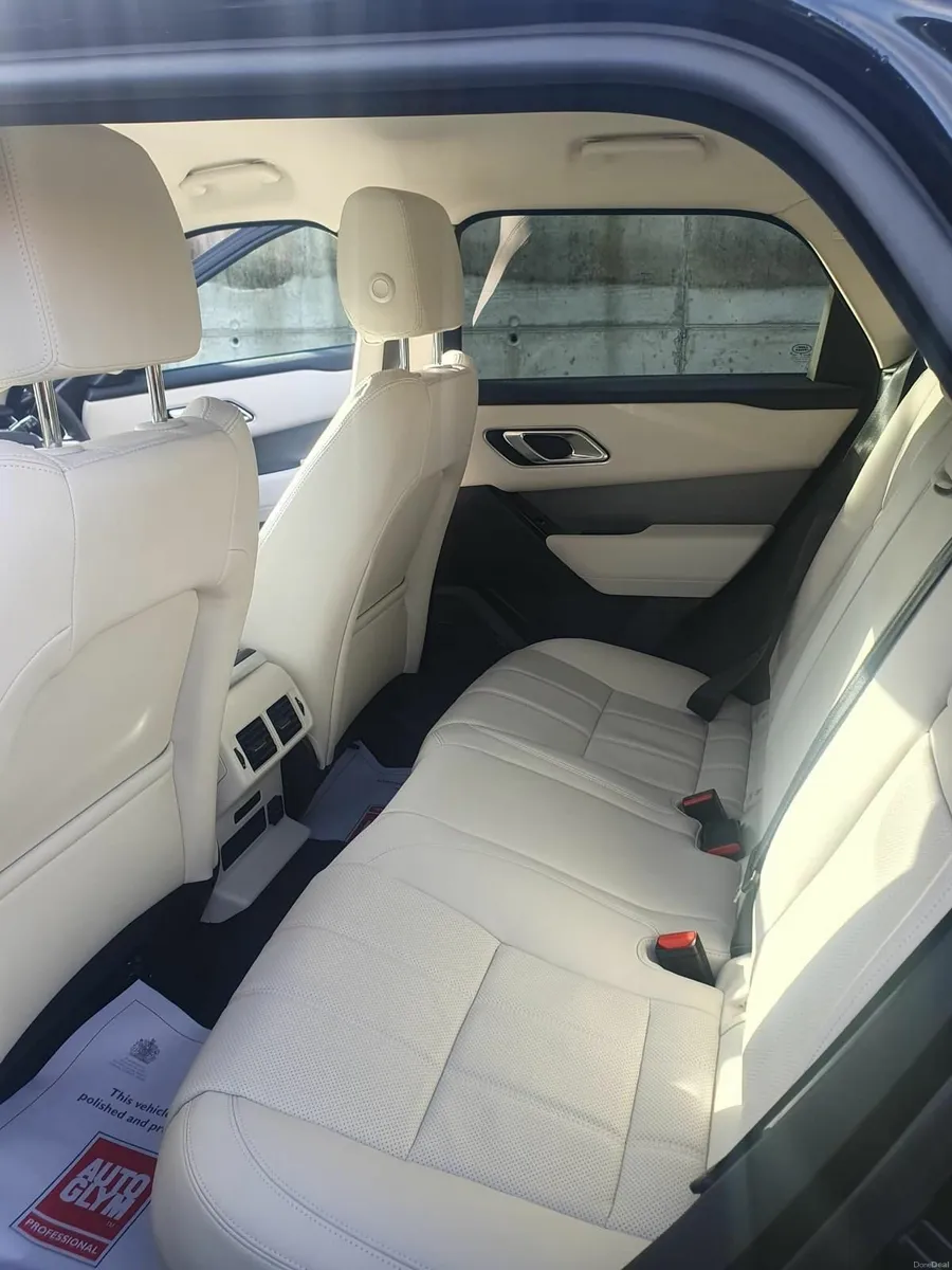 Land Rover Range Rover Velar 2023 - Image 5