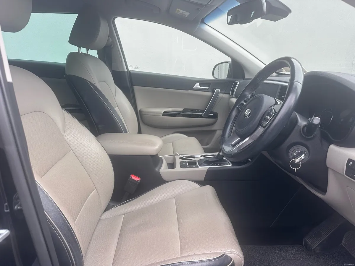 2021 KIA Sportage Auto DCT Special *Black Edition* - Image 4