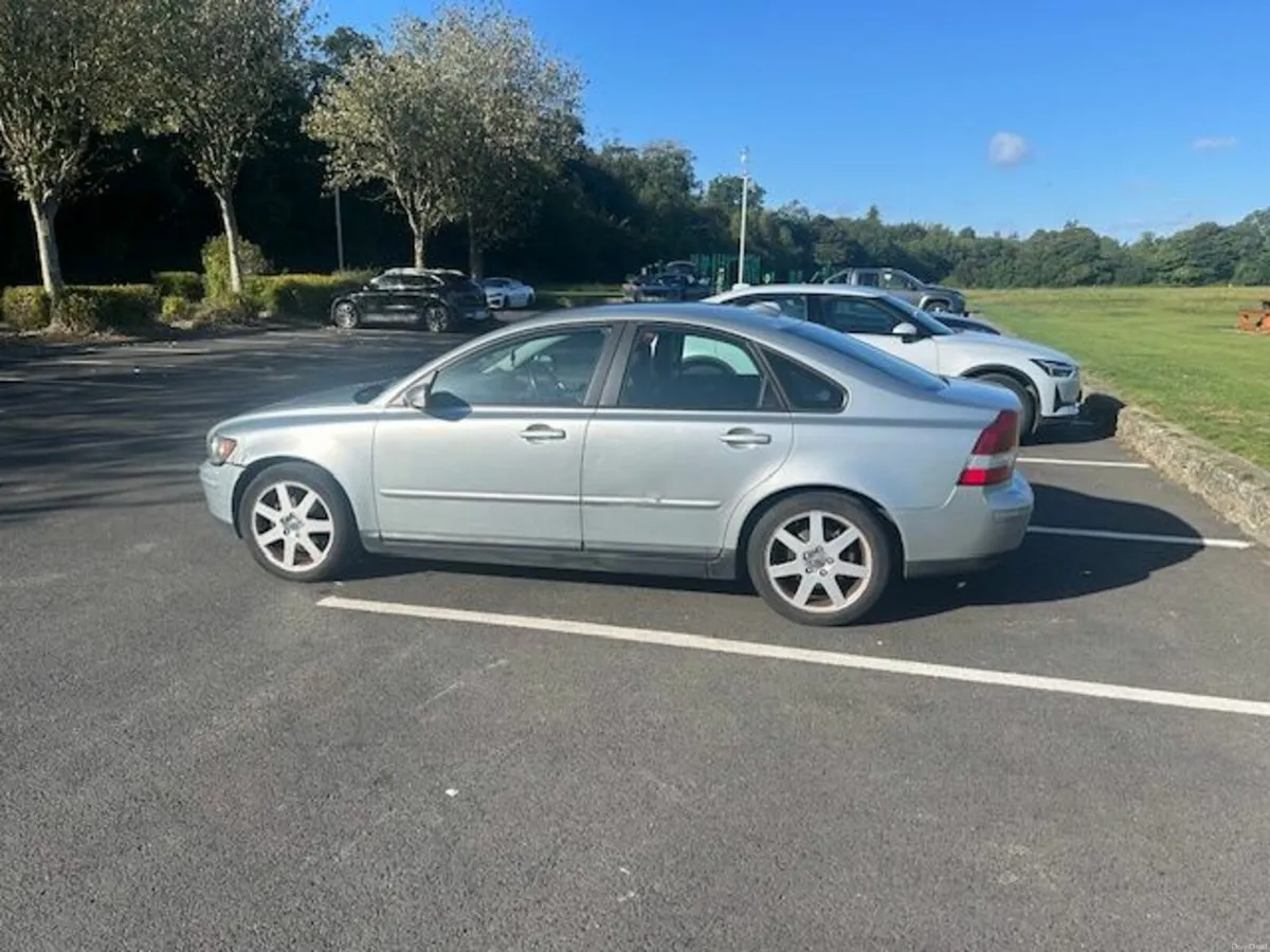 Volvo S40 2007  -Full 12 months NCT and Taxed - Image 3