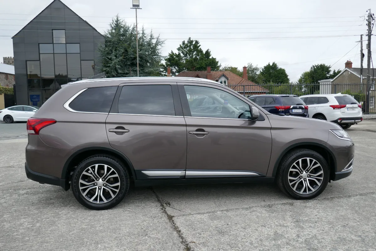 191, MITSUBISHI OUTLANDER  4WD 6MT 4DR - Image 3