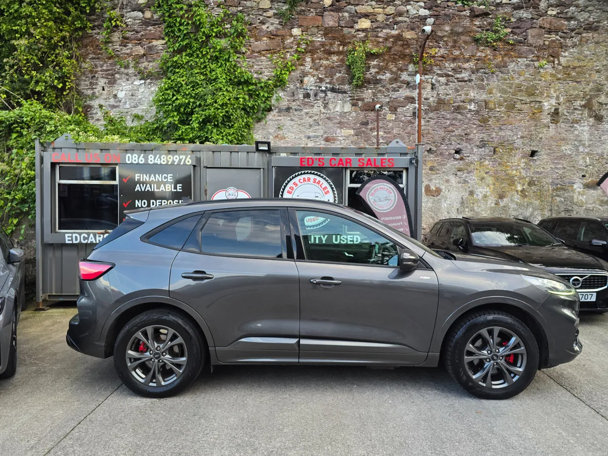 Ford Kuga ST-Line Plug In Hybrid 2022 - Image 3