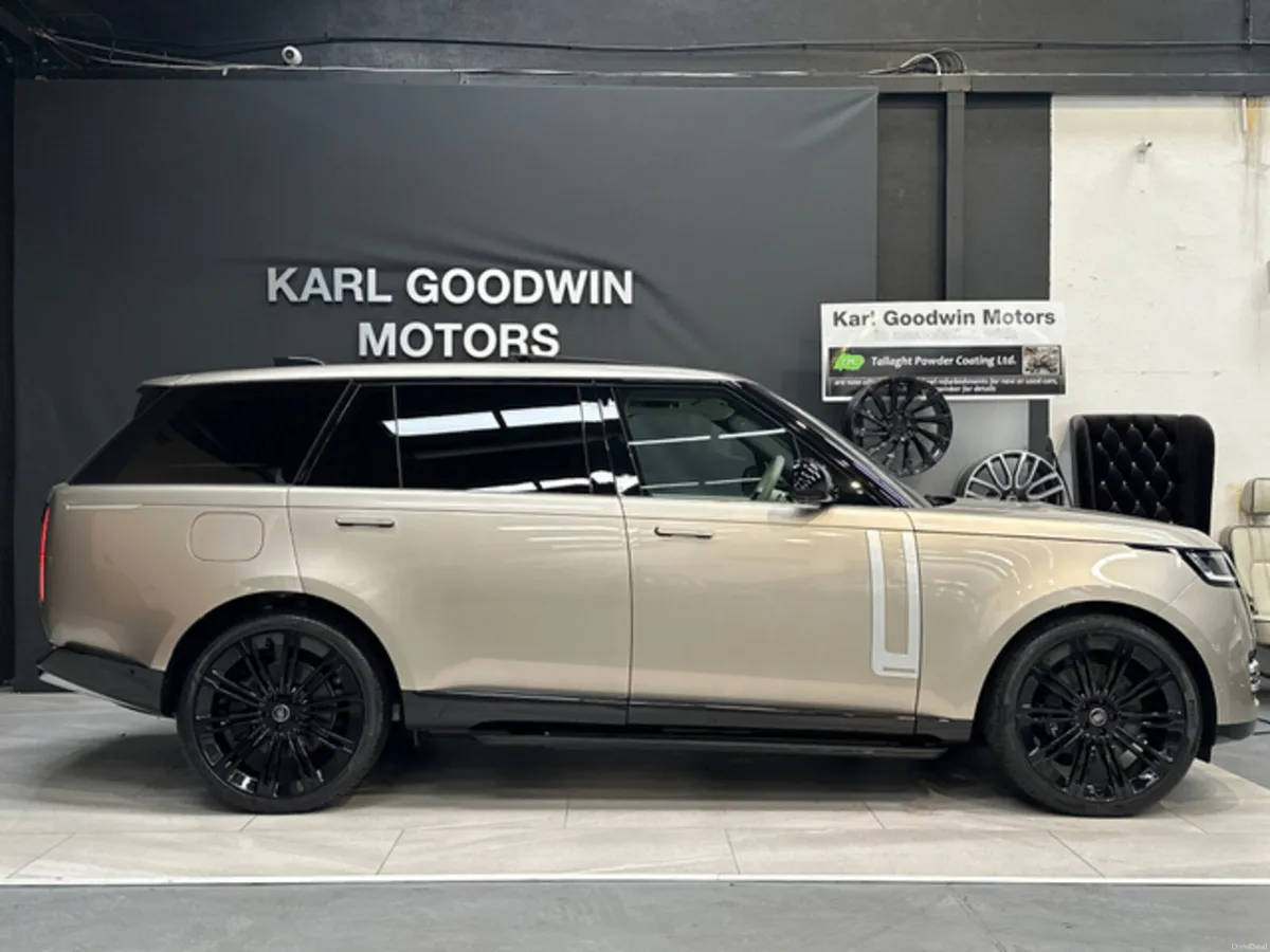 PHEV LWB  AUTOBIOGRAPHY - Image 4