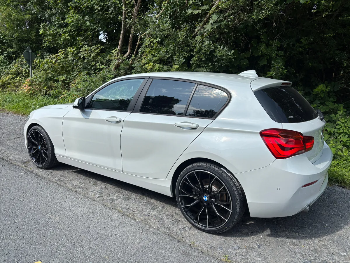 BMW 118d SE Automatic  2019 - Image 3