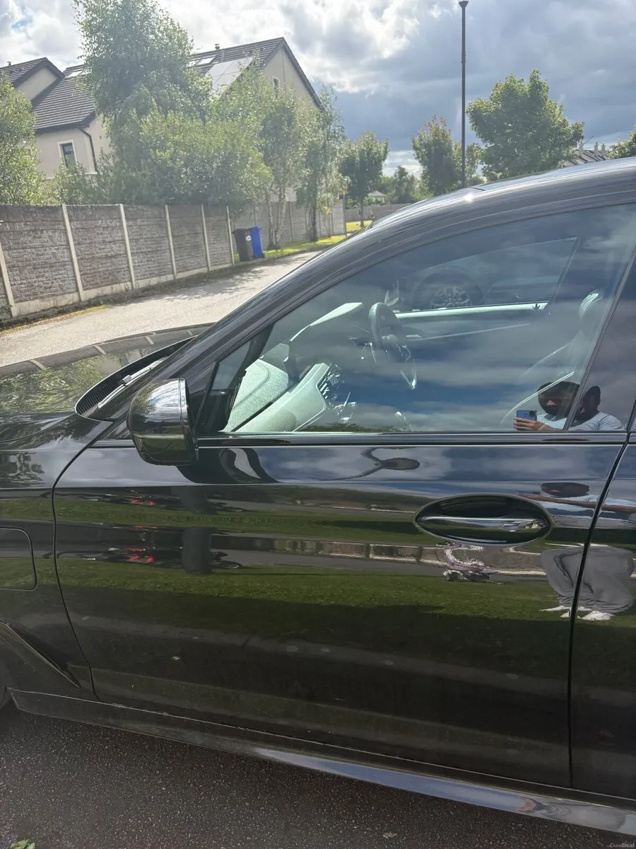 BMW 5-Series 2019 530e Hybrid  Trade in - Image 4