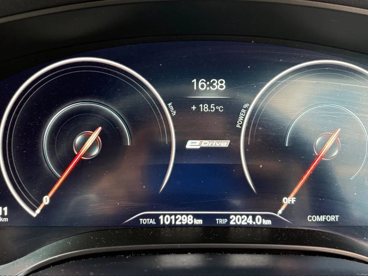 BMW 5-Series 2019 530e Hybrid  Trade in - Image 2