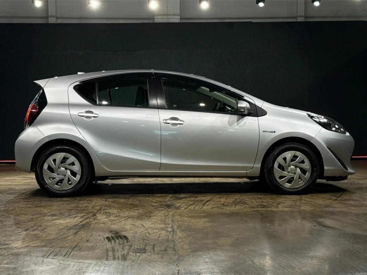 Toyota Aqua 1.5 HYBRID AUTOMATIC - AC / HEATING - Image 3