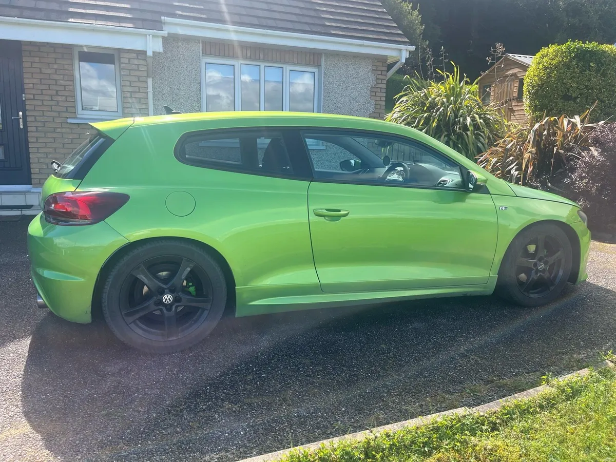 VOLKSWAGEN SCIROCCO R-LINE - Image 4