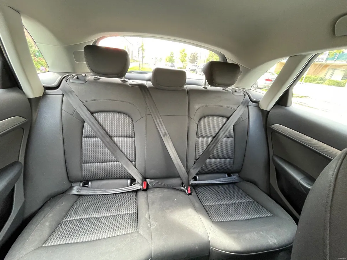 Audi Q3 2017 - Image 3