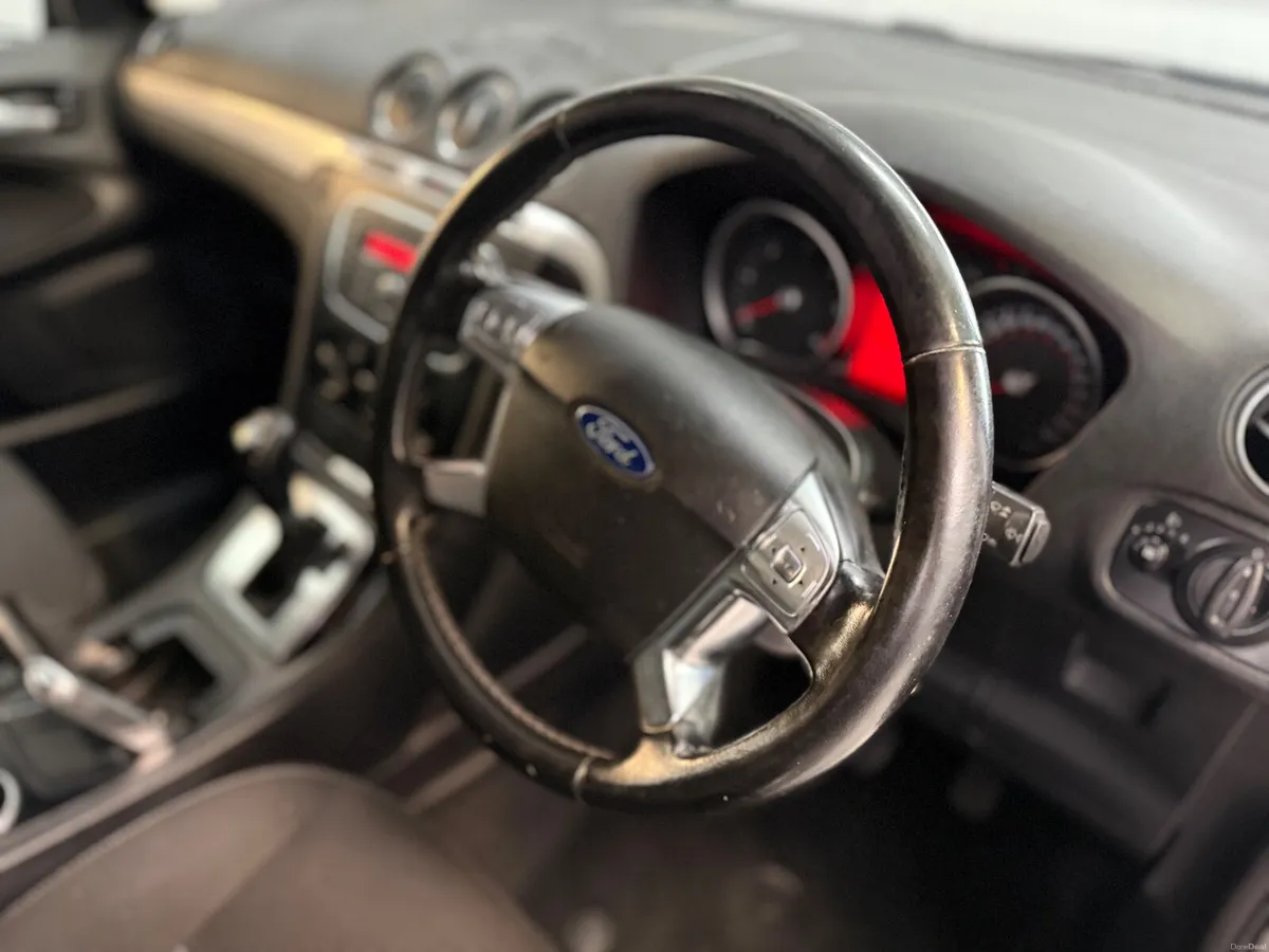 Ford Galaxy 2015. 2.0TDCI.  ZETEC  AUTOMATIC - Image 3