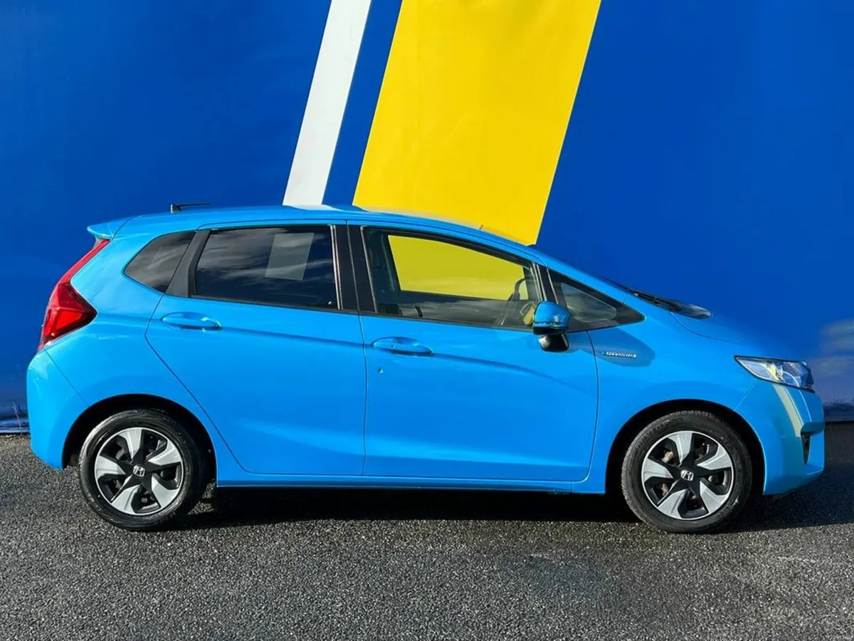 Honda Fit L-PACKAGE 1.5 HYBRID AUTO // SERVICE HIS - Image 2
